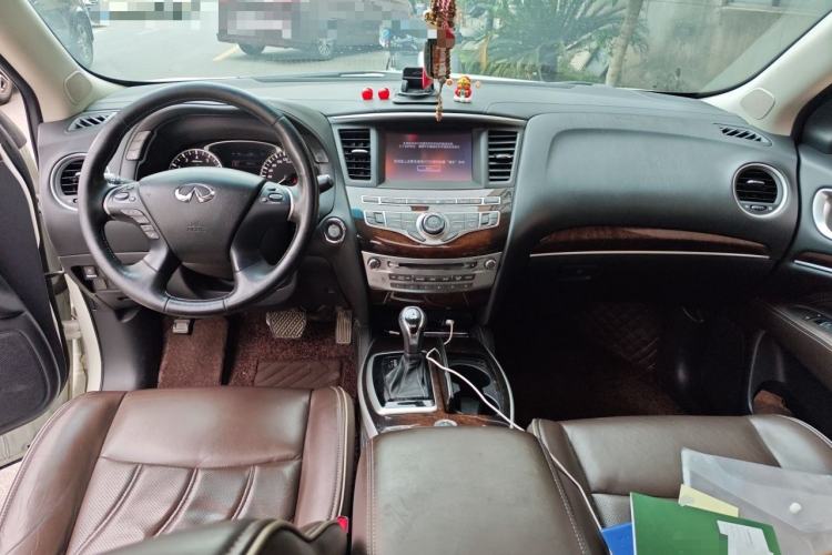 Used Infiniti QX60 2018 2.5 S/C Hybrid Two-Wheel-Drive Champion Family Edition Interior 2
