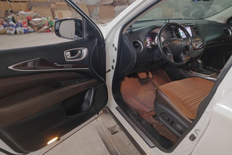 Used Infiniti QX60 2018 2.5 S/C Hybrid Two-Wheel-Drive Champion Family Edition Interior 3