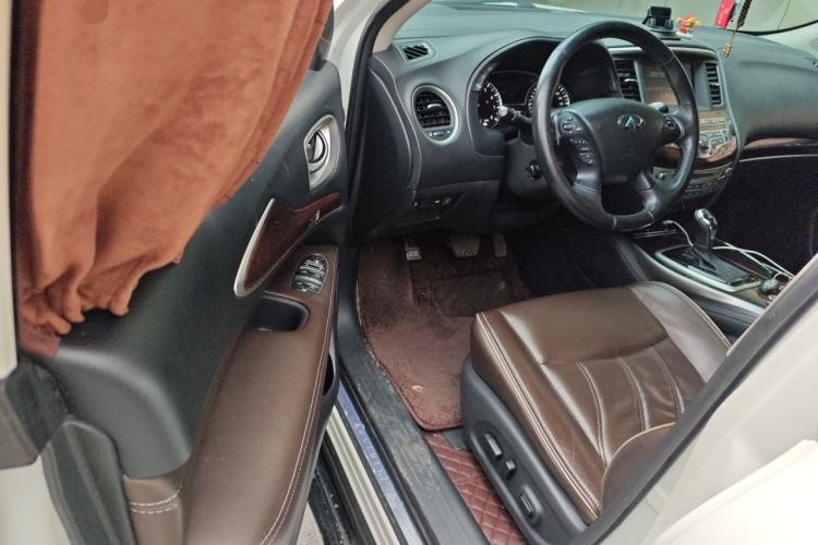 Used Infiniti QX60 2018 2.5 S/C Hybrid Two-Wheel-Drive Champion Family Edition Interior 3