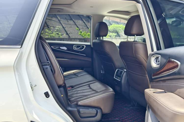 Used Infiniti QX60 2018 2.5 S/C Hybrid Two-Wheel-Drive Excellence Edition China VI Standard Interior 3