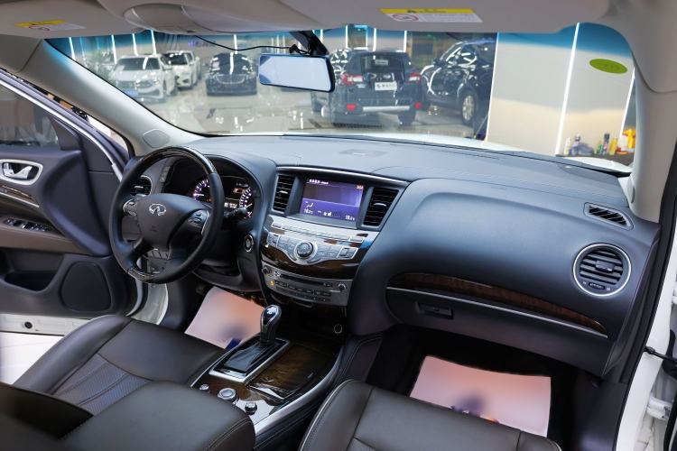 Used Infiniti QX60 2018 2.5 S/C Hybrid Two-Wheel-Drive Excellence Edition China VI Standard Interior 4