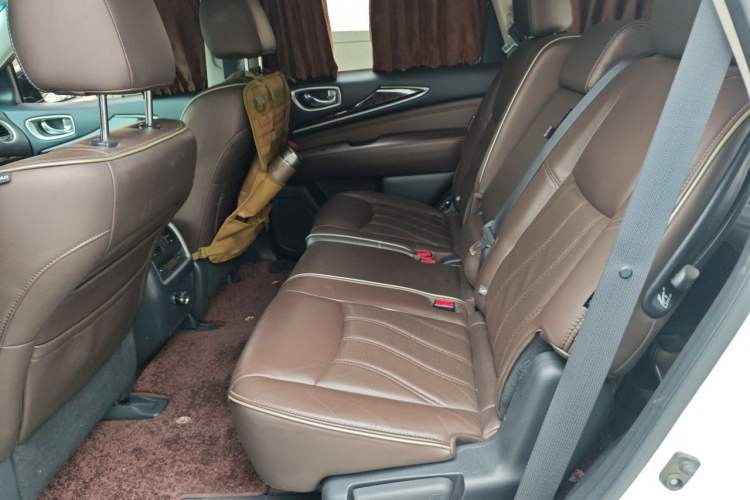 Used Infiniti QX60 2018 2.5 S/C Hybrid Two-Wheel-Drive Champion Family Edition Interior 4