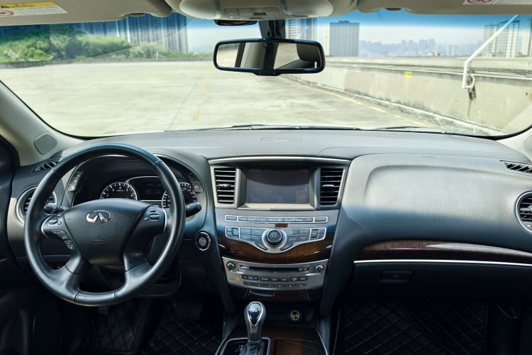 Used Infiniti QX60 2018 2.5 S/C Hybrid Two-Wheel-Drive Excellence Edition China VI Standard Interior 4