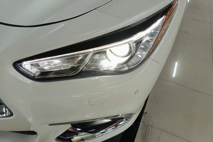 Used Infiniti QX60 2018 2.5 S/C Hybrid Two-Wheel-Drive Champion Family Edition Left Front Headlight