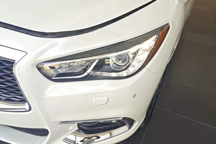 Used Infiniti QX60 2018 2.5 S/C Hybrid Two-Wheel-Drive Excellence Edition China VI Standard Left Front Headlight