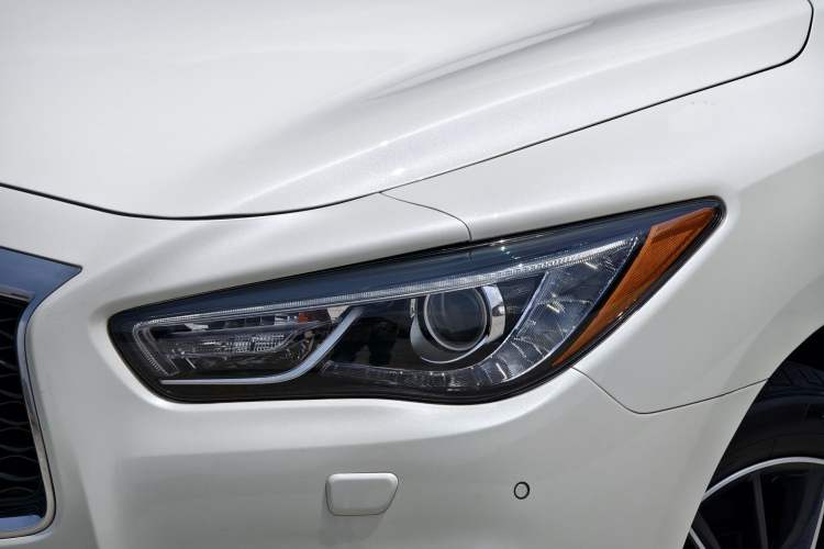 Used Infiniti QX60 2018 2.5 S/C Hybrid Two-Wheel-Drive Excellence Edition China VI Standard Left Front Headlight
