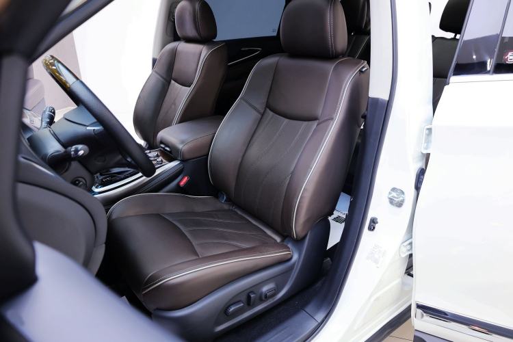 Used Infiniti QX60 2018 2.5 S/C Hybrid Two-Wheel-Drive Excellence Edition China VI Standard Left Front Seat