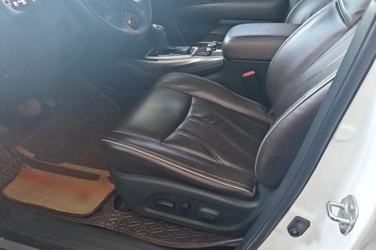 Used Infiniti QX60 2018 2.5 S/C Hybrid Two-Wheel-Drive Excellence Edition China VI Standard Left Front Seat