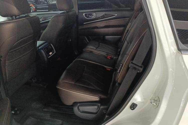 Used Infiniti QX60 2018 2.5 S/C Hybrid Two-Wheel-Drive Champion Family Edition Left Rear Seat