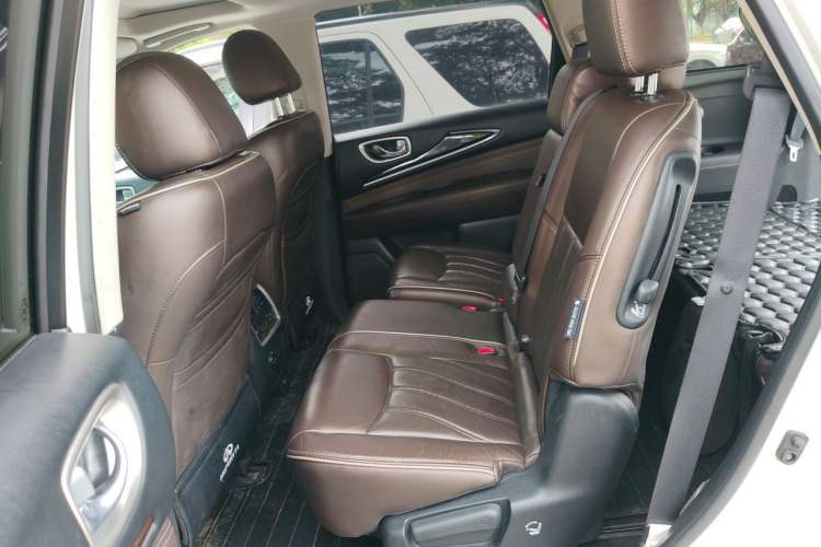 Used Infiniti QX60 2018 2.5 S/C Hybrid Two-Wheel-Drive Champion Family Edition Left Rear Seat