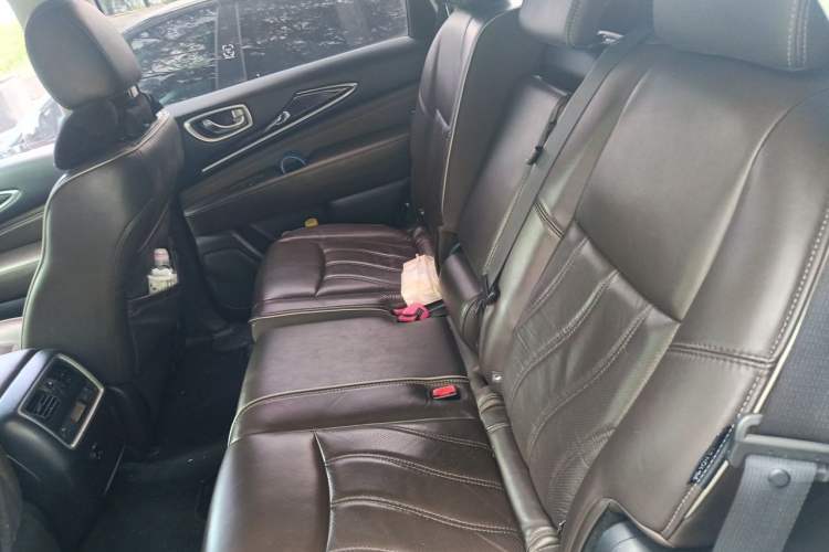Used Infiniti QX60 2018 2.5 S/C Hybrid Two-Wheel-Drive Excellence Edition China VI Standard Left Rear Seat