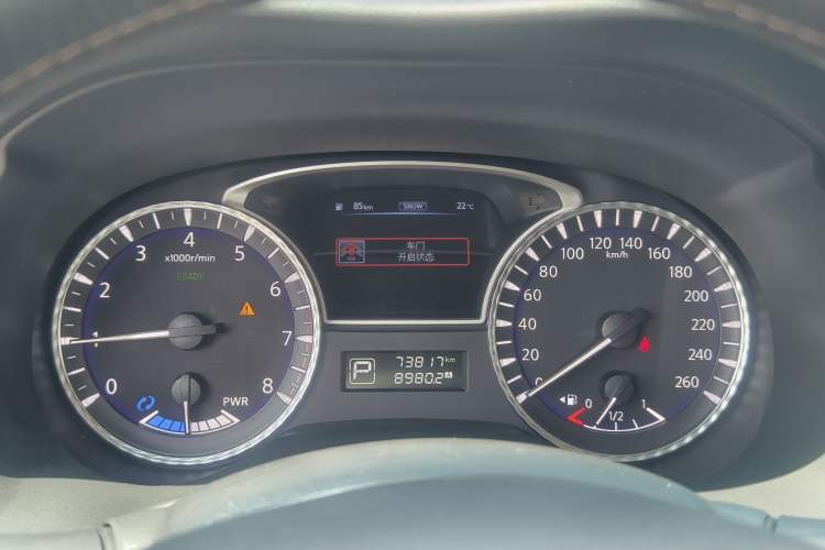 Used Infiniti QX60 2018 2.5 S/C Hybrid Two-Wheel-Drive Excellence Edition China VI Standard Odometer Close Up