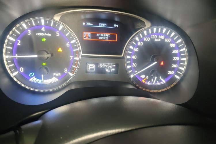 Used Infiniti QX60 2018 2.5 S/C Hybrid Two-Wheel-Drive Excellence Edition China VI Standard Odometer Close Up