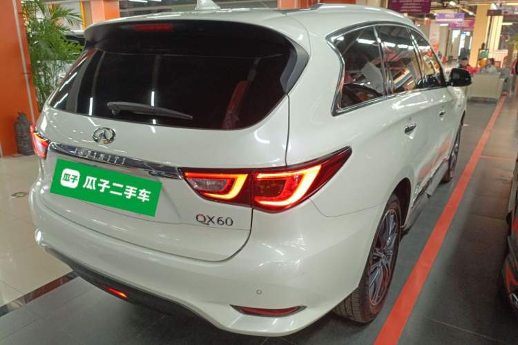 Used Infiniti QX60 2018 2.5 S/C Hybrid Two-Wheel-Drive Champion Family Edition Rear Right 45 Deg