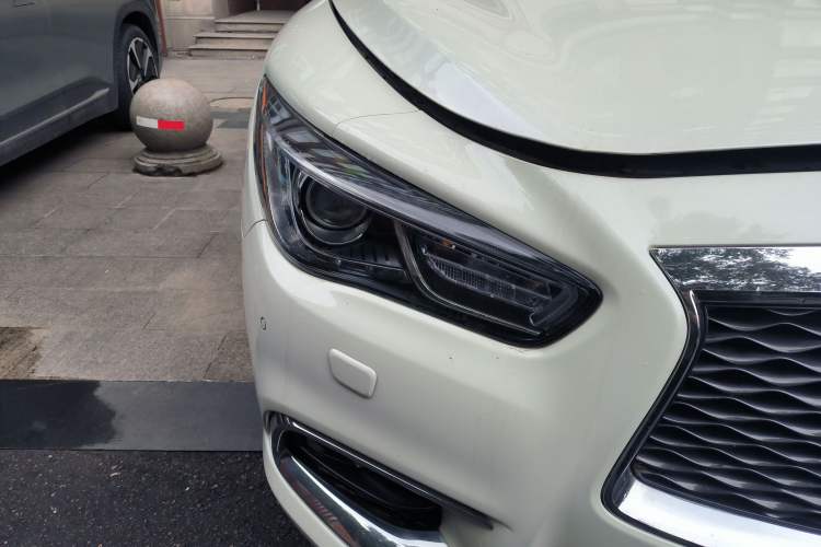 Used Infiniti QX60 2018 2.5 S/C Hybrid Four-Wheel-Drive Champion Family Edition Right Front Headlight