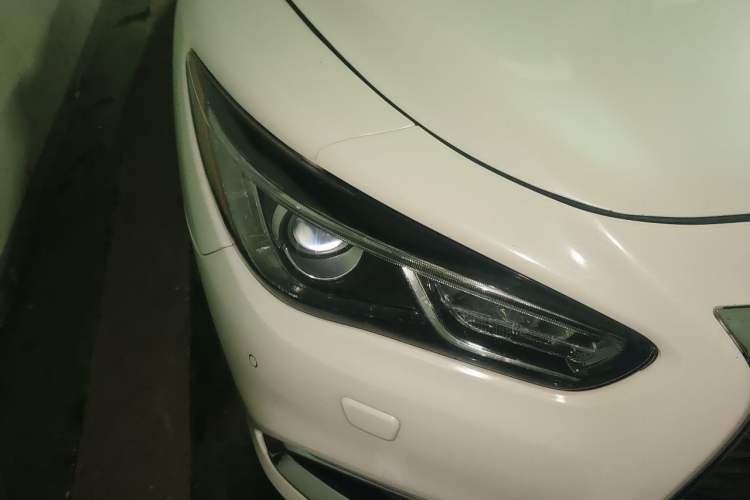 Used Infiniti QX60 2018 2.5 S/C Hybrid Two-Wheel-Drive Excellence Edition China VI Standard Right Front Headlight