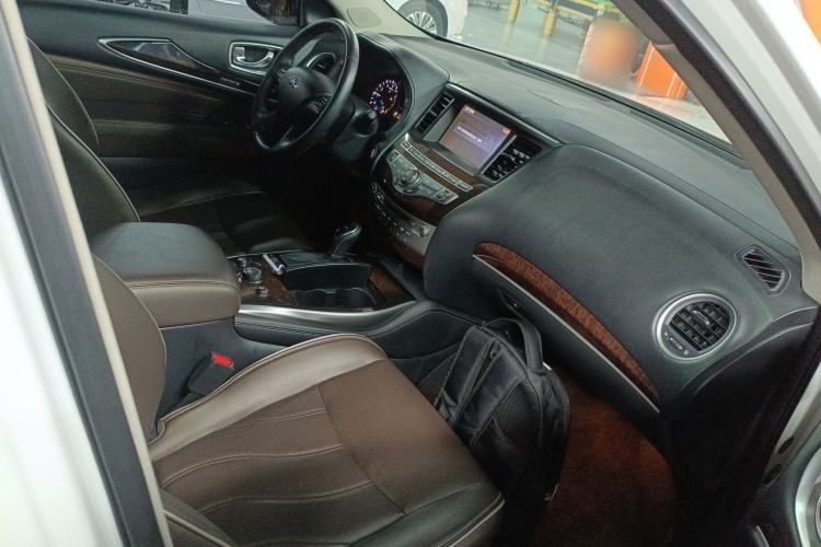 Used Infiniti QX60 2018 2.5 S/C Hybrid Two-Wheel-Drive Champion Family Edition Right Front Seat