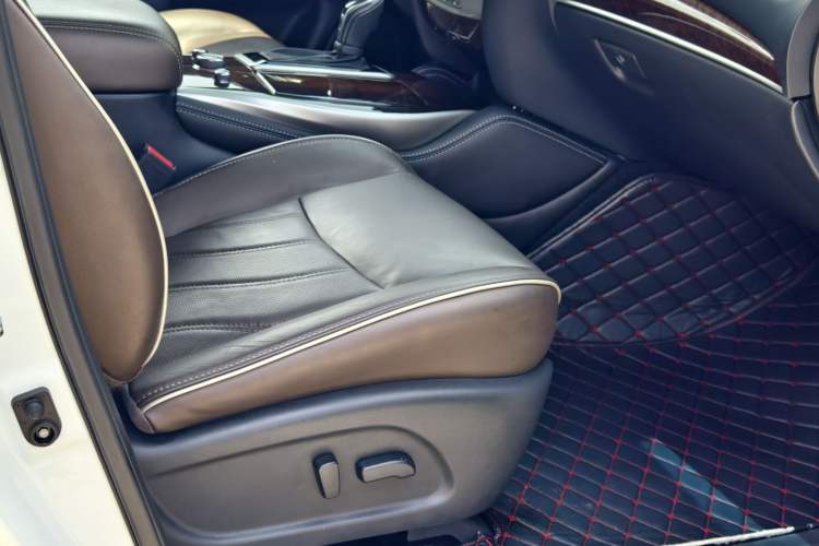 Used Infiniti QX60 2018 2.5 S/C Hybrid Two-Wheel-Drive Excellence Edition China VI Standard Right Front Seat