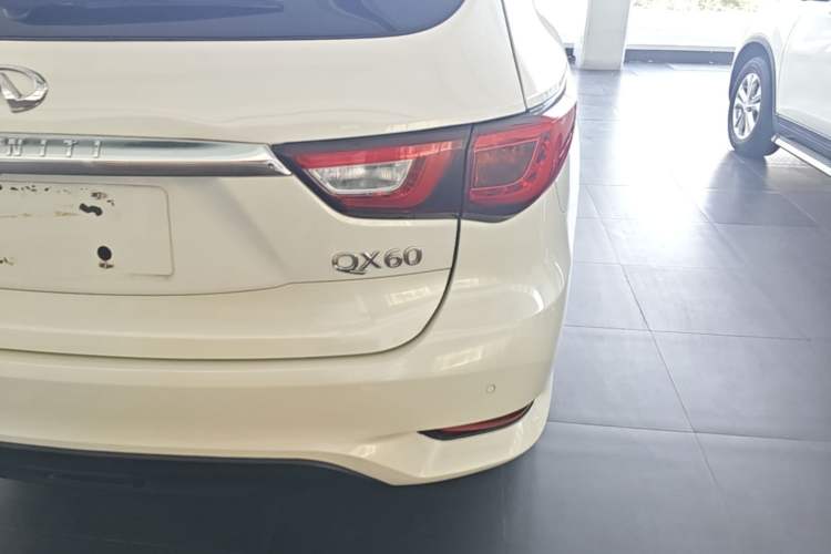 Used Infiniti QX60 2018 2.5 S/C Hybrid Two-Wheel-Drive Excellence Edition China VI Standard Right Rear Taillight