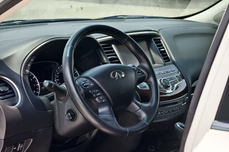Used Infiniti QX60 2018 2.5 S/C Hybrid Two-Wheel-Drive Excellence Edition China VI Standard Steering Wheel