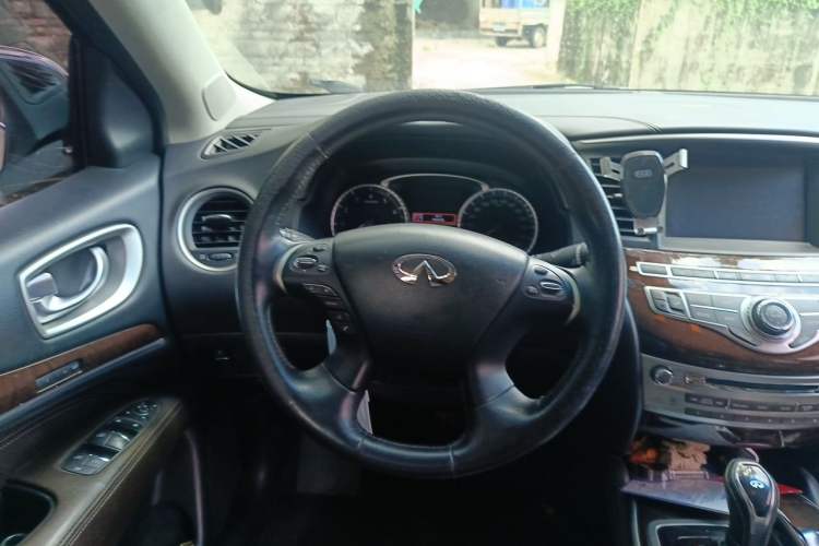 Used Infiniti QX60 2018 2.5 S/C Hybrid Two-Wheel-Drive Excellence Edition China VI Standard Steering Wheel