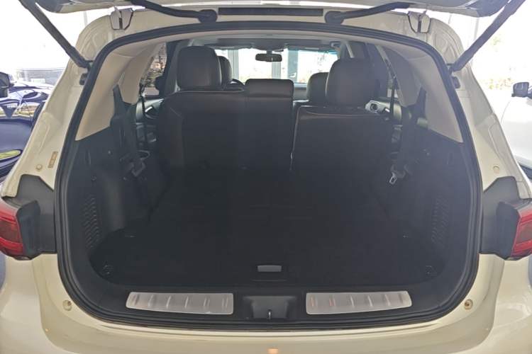 Used Infiniti QX60 2018 2.5 S/C Hybrid Two-Wheel-Drive Excellence Edition China VI Standard Trunk