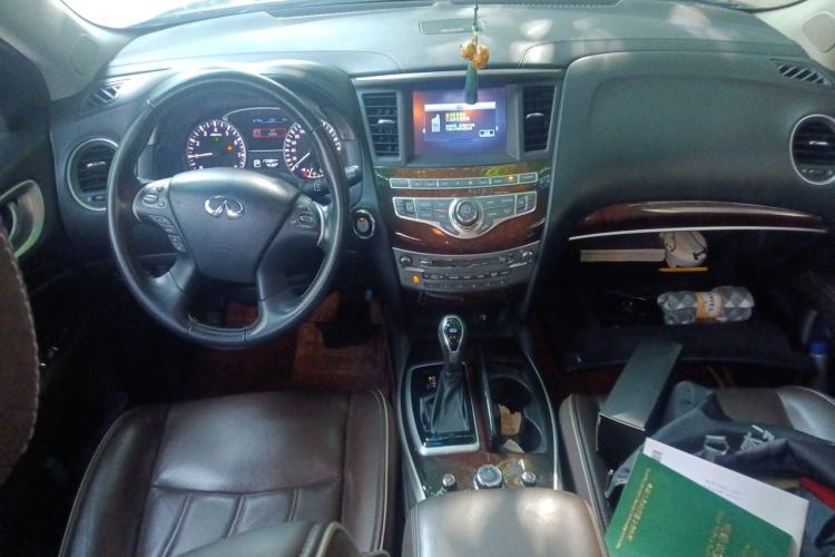 Used Infiniti QX60  Center Console