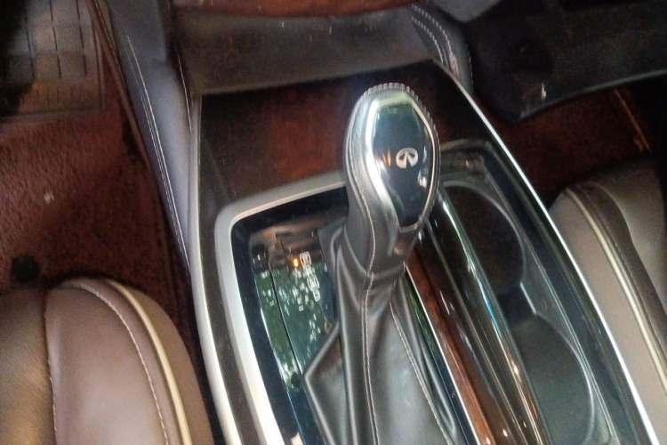 Used Infiniti QX60  Gear Lever