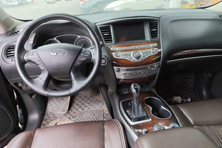 Used Infiniti QX60 2020 2.5 S/C Hybrid All-Wheel-Drive Versatile Edition Center Console