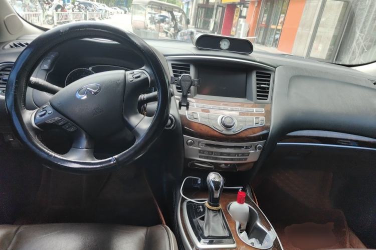 Used Infiniti QX60 2020 2.5 S/C Hybrid Two-Wheel-Drive Excellence Edition Center Console