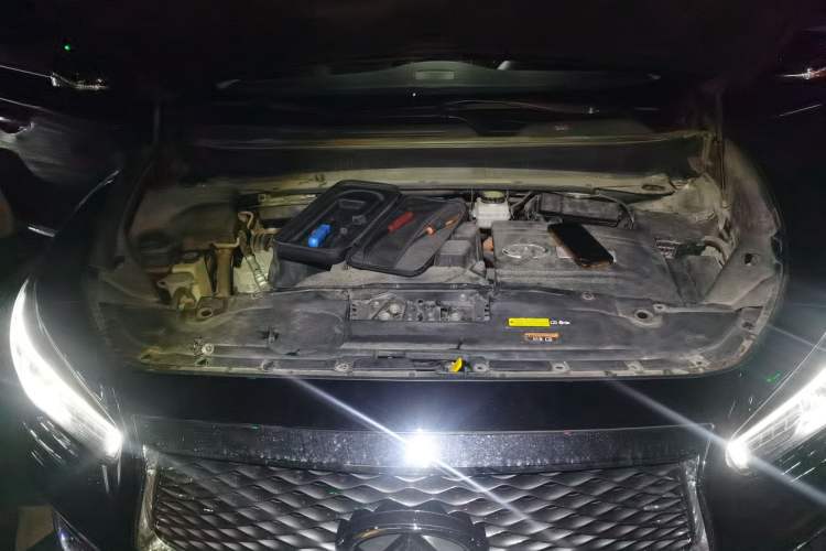 Used Infiniti QX60 2020 2.5 S/C Hybrid Two-Wheel-Drive Excellence Edition Engine Bay