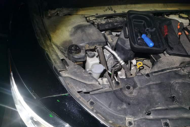 Used Infiniti QX60 2020 2.5 S/C Hybrid Two-Wheel-Drive Excellence Edition Engine Bay Right