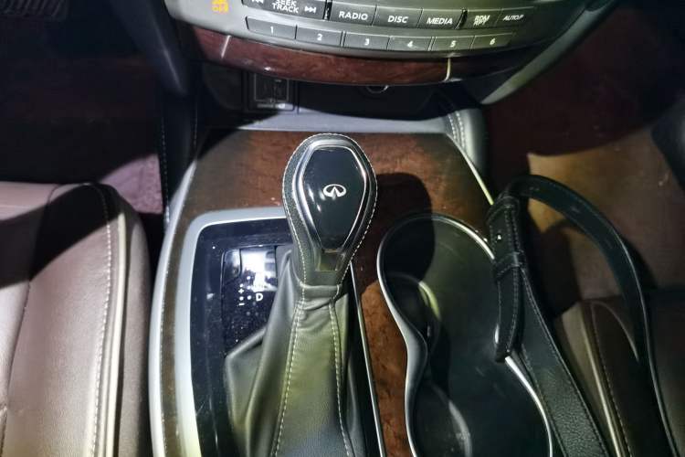 Used Infiniti QX60 2020 2.5 S/C Hybrid Two-Wheel-Drive Excellence Edition Gear Lever