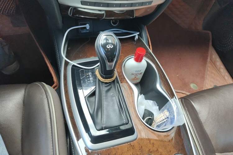 Used Infiniti QX60 2020 2.5 S/C Hybrid Two-Wheel-Drive Excellence Edition Gear Lever