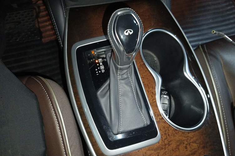 Used Infiniti QX60 2020 2.5 S/C Hybrid Two-Wheel-Drive Excellence Edition Gear Lever