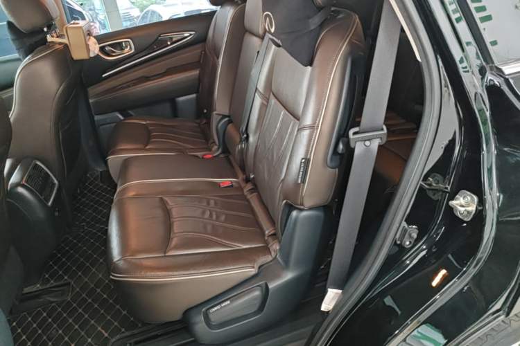 Used Infiniti QX60 2020 2.5 S/C Hybrid Two-Wheel-Drive Excellence Edition Left Rear Seat