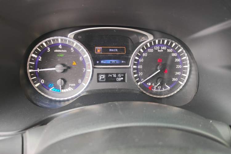 Used Infiniti QX60 2020 2.5 S/C Hybrid All-Wheel-Drive Versatile Edition Odometer Close Up