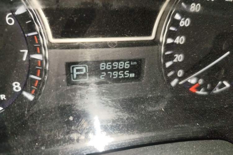 Used Infiniti QX60 2020 2.5 S/C Hybrid Two-Wheel-Drive Excellence Edition Odometer Close Up
