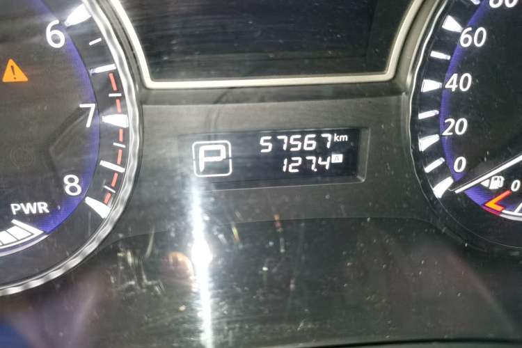 Used Infiniti QX60 2020 2.5 S/C Hybrid Two-Wheel-Drive Excellence Edition Odometer Close Up