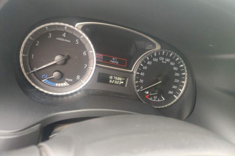 Used Infiniti QX60 2020 2.5 S/C Hybrid Two-Wheel-Drive Excellence Edition Odometer Close Up