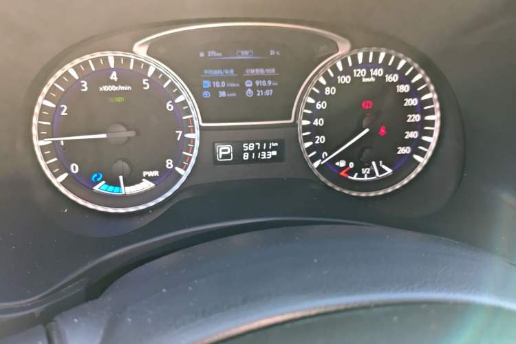 Used Infiniti QX60 2020 2.5 S/C Hybrid Two-Wheel-Drive Excellence Edition Odometer Close Up