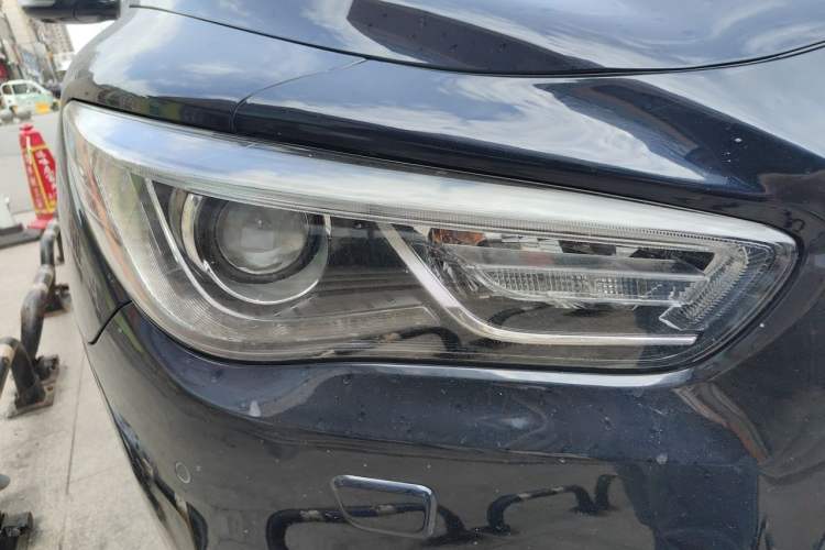 Used Infiniti QX60 2020 2.5 S/C Hybrid Two-Wheel-Drive Excellence Edition Right Front Headlight