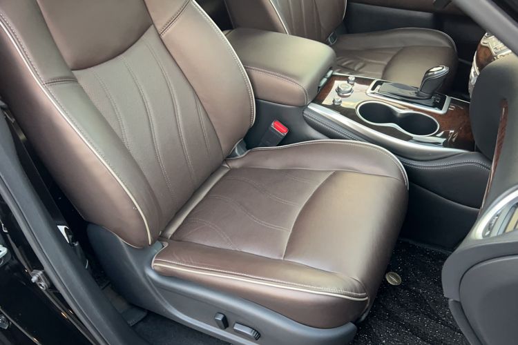 Used Infiniti QX60 2020 2.5 S/C Hybrid Two-Wheel-Drive Excellence Edition Right Front Seat