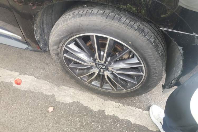 Used Infiniti QX60 2020 2.5 S/C Hybrid Two-Wheel-Drive Excellence Edition Right Front Wheel Hub