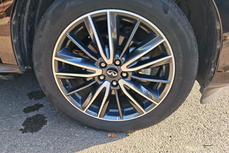 Used Infiniti QX60 2020 2.5 S/C Hybrid Two-Wheel-Drive Excellence Edition Right Front Wheel Hub