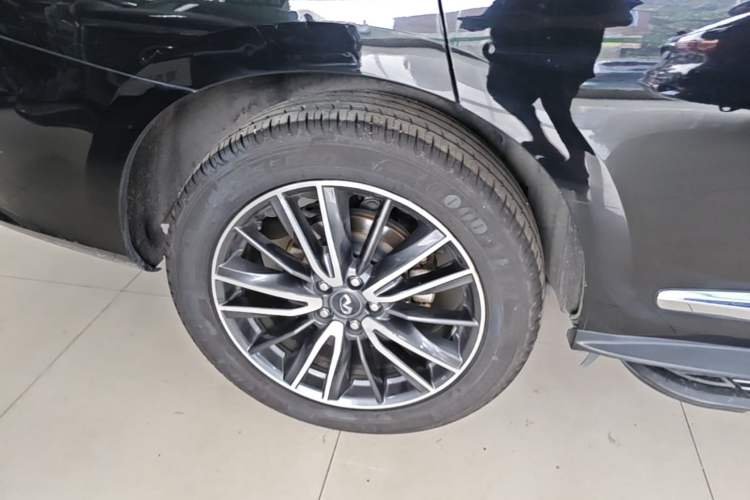Used Infiniti QX60 2020 2.5 S/C Hybrid Two-Wheel-Drive Excellence Edition Right Rear Wheel Hub
