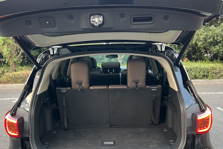 Used Infiniti QX60 2020 2.5 S/C Hybrid Two-Wheel-Drive Excellence Edition Trunk