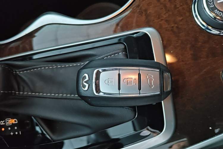 Used Infiniti QX60 2020 2.5 S/C Hybrid Two-Wheel-Drive Excellence Edition Vehicle Key