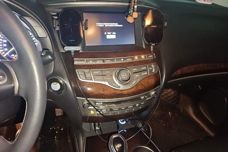 Used Infiniti QX60 2020 2.5 S/C Hybrid Two-Wheel-Drive Excellence Edition Audio And AC Panel