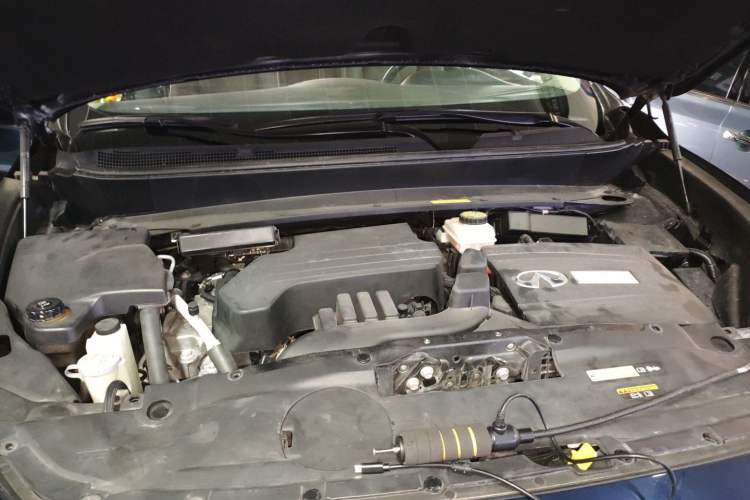 Used Infiniti QX60 2020 2.5 S/C Hybrid Two-Wheel-Drive Excellence Edition Engine Bay